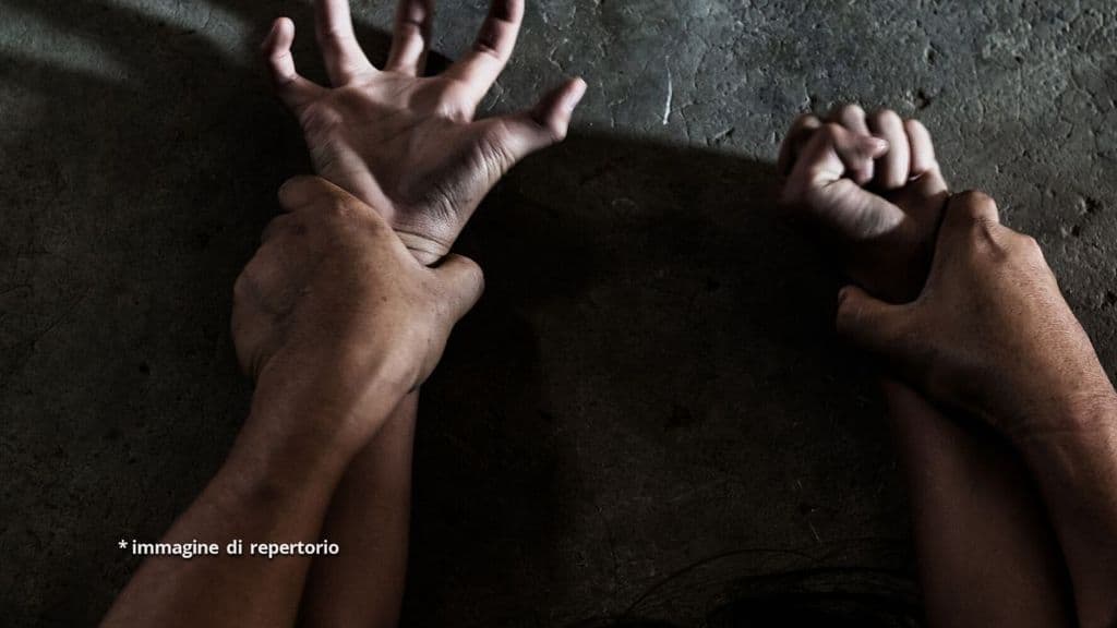 donna vittima di violenza sessuale