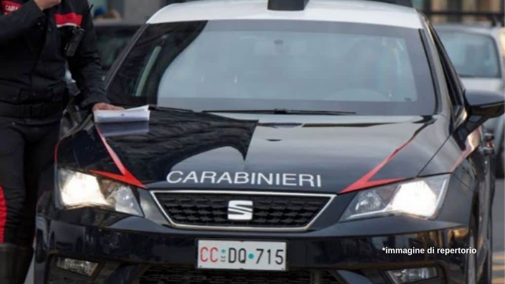 una volante dei carabinieri
