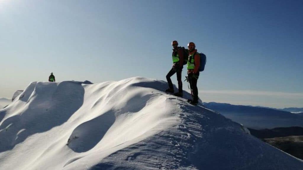 Da ieri sera il Soccorso Alpino cerca un 30enne disperso sul Gran Sasso. Per ora ritrovate solo auto e bici dell’escursionista scomparso (Foto: Twitter Corpo Nazionale Soccorso Alpino e Speleologico)