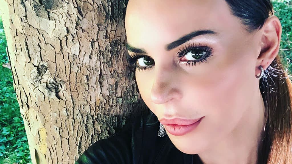 Primo piano di Nina Moric