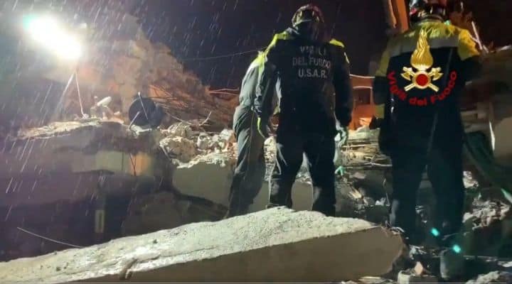 Vigili del Fuoco dopo il terremoto in Albania