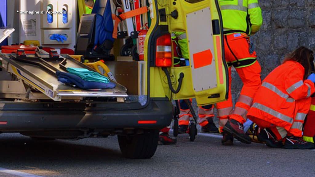 ambulanza e soccorritori
