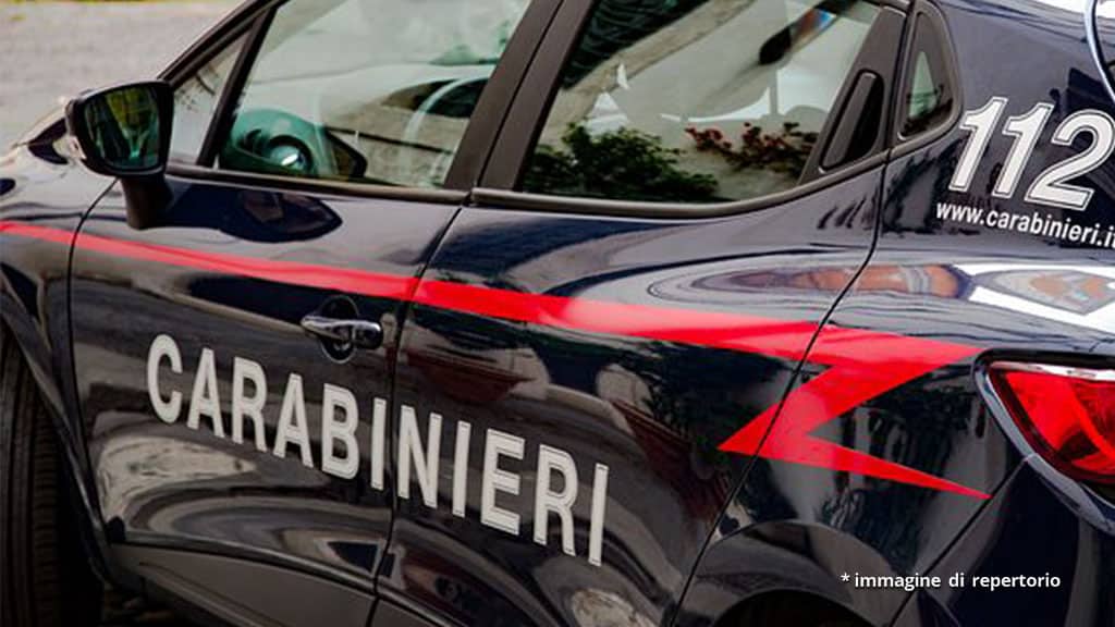 macchina dei carabinieri
