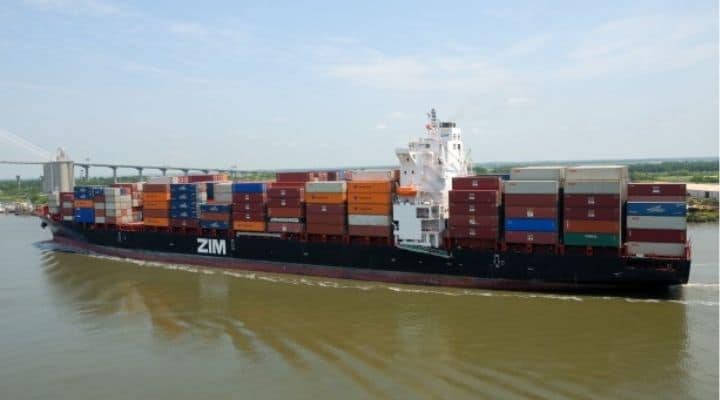 Una nave portacontainer