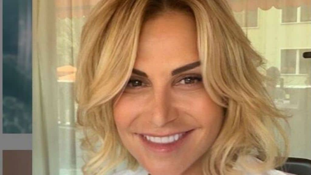 Simona Ventura si racconta in una nuova intervista. Dagli inizi in tv all’amore, passando per le colleghe “nemiche” e i nuovi progetti (Foto: Instagram @simonaventura)