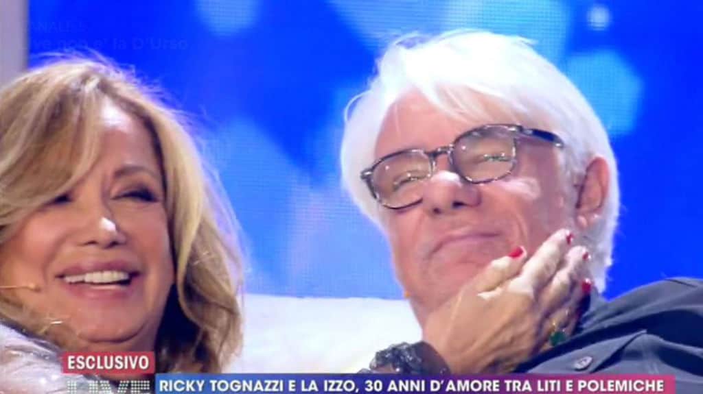 Simona Izzo e Ricky Tognazzi: baci e amore da Barbara d’Urso