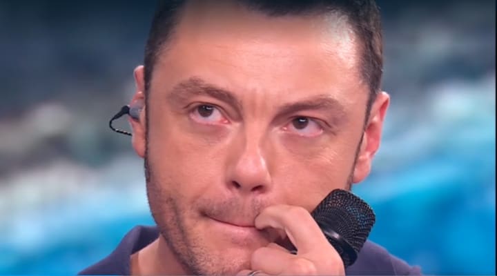 tiziano ferro in primo piano