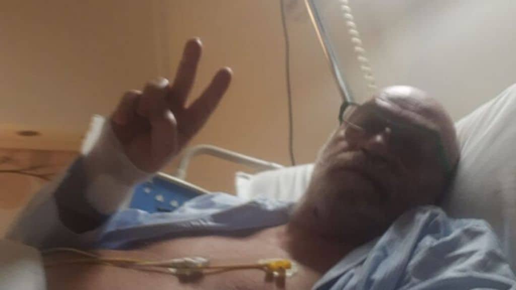 Toni Capuozzo nel letto d'ospedale
