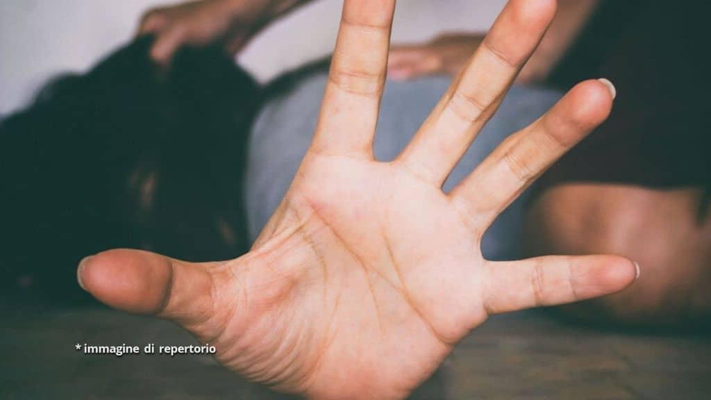 donna vittima di violenza