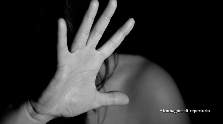 Donna vittima di violenze