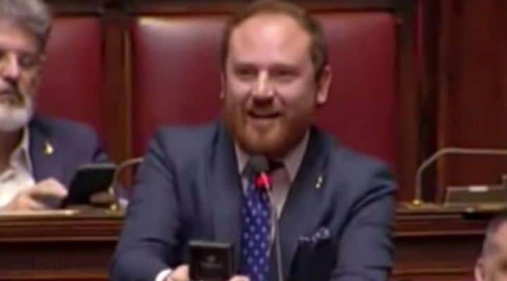 Il deputato Flavio Di Muro