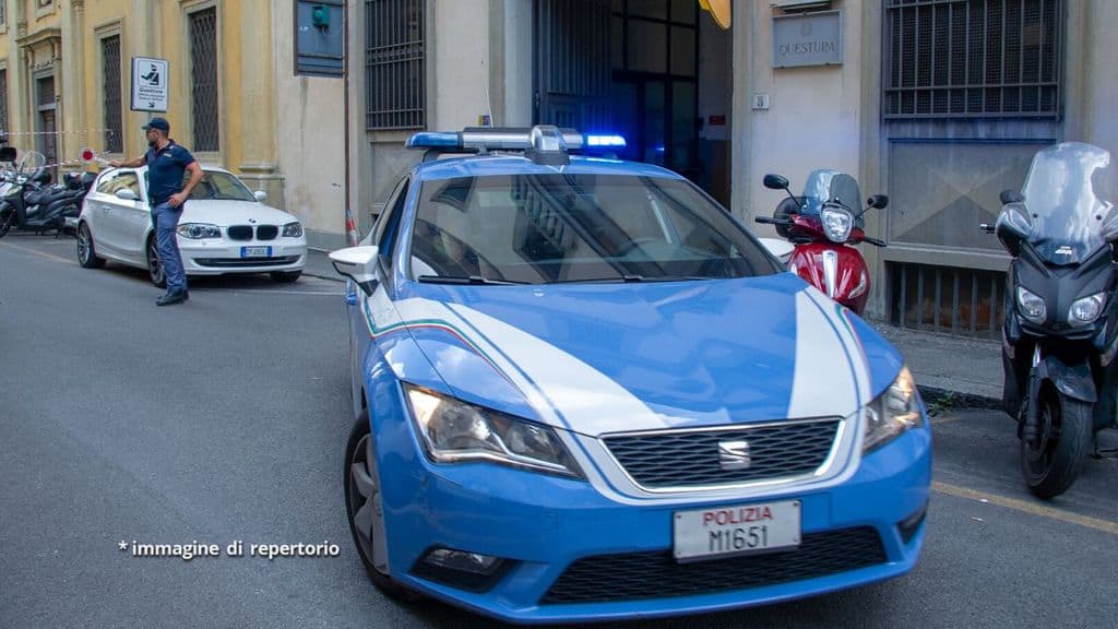 auto della polizia