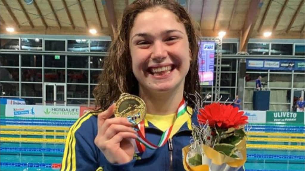 Benedetta Pilato conquista l’oro agli europei di nuoto: è nata una stella