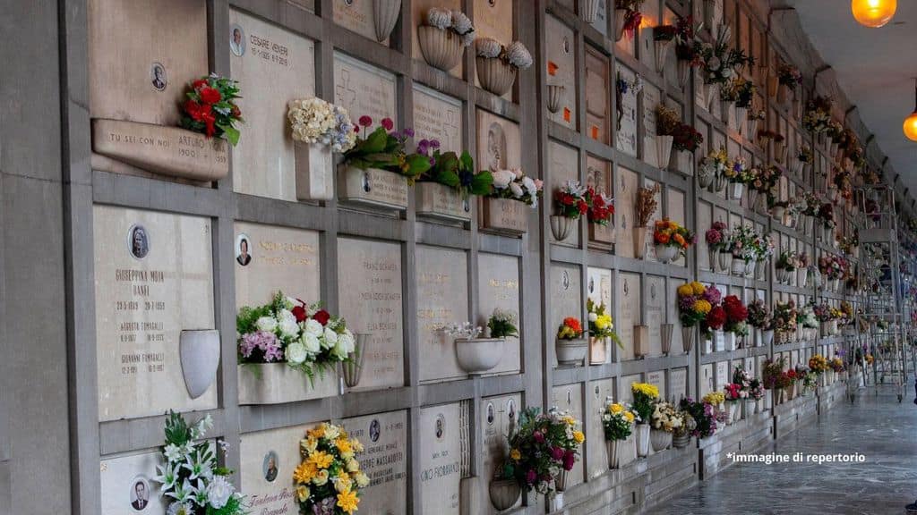 lapidi al cimitero