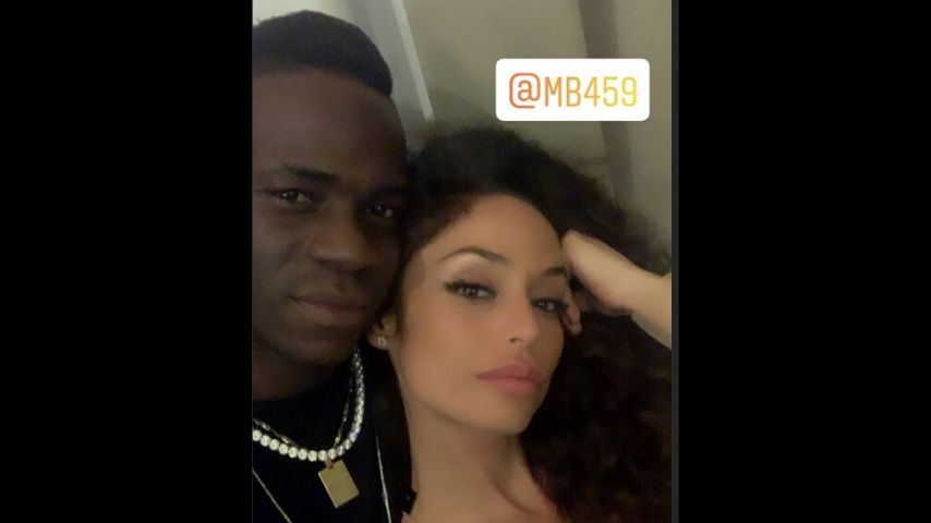 La story che ritrae Raffaella Fico e Mario Balotelli insieme