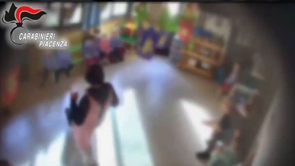 le immagini dei maltrattamenti sui bambini