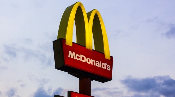 McDonald’s, dopo 10 anni il panino è intatto: lo scatto che suscita polemica