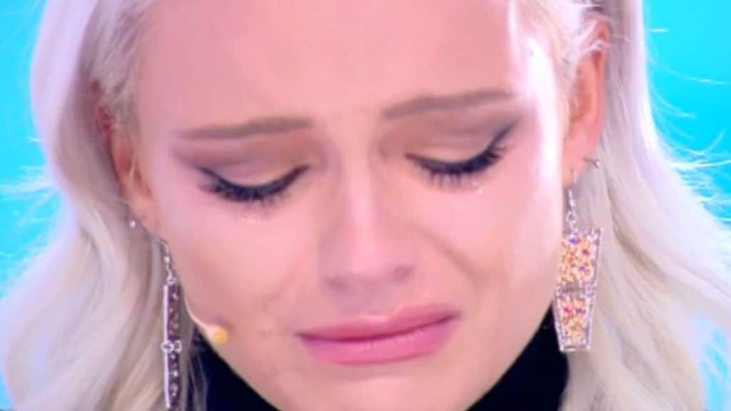 Mercedes Henger in lacrime a Domenica Live