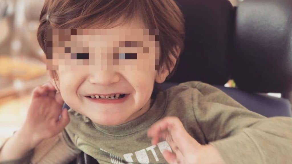 Nash ha compiuto 3 anni, nonostante una malattia rarissima. La sua città ha voluto festeggiare con una parata in suo onore, mentre la famiglia lancia una campagna online per trovare una cura: #smashSMARDchallenge (Foto Instagram)