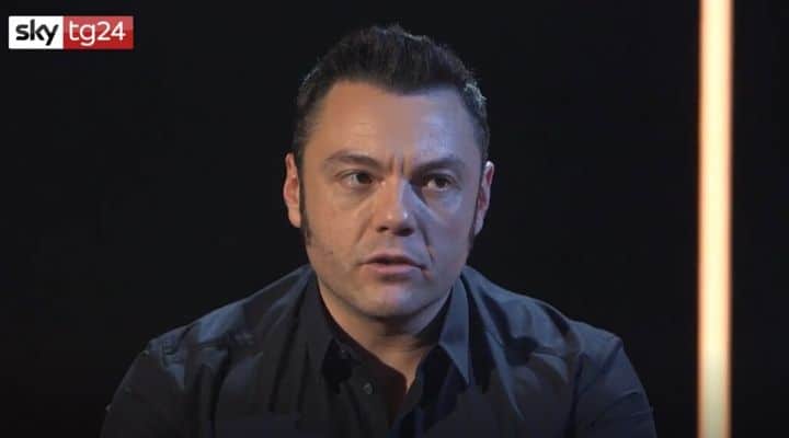 Tiziano Ferro negli studi di Sky Tg24