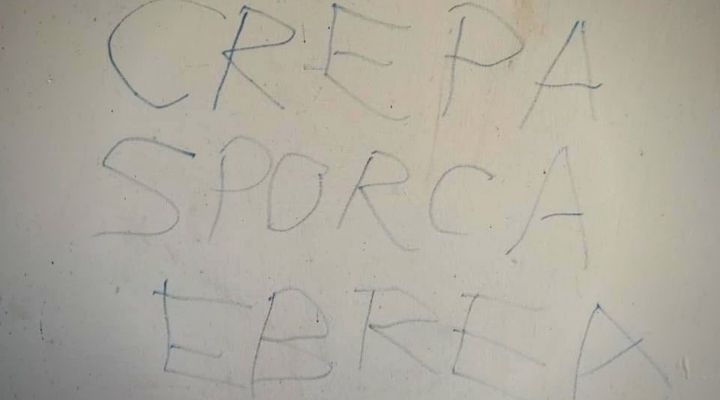 scritta antisemita su un muro di Torino