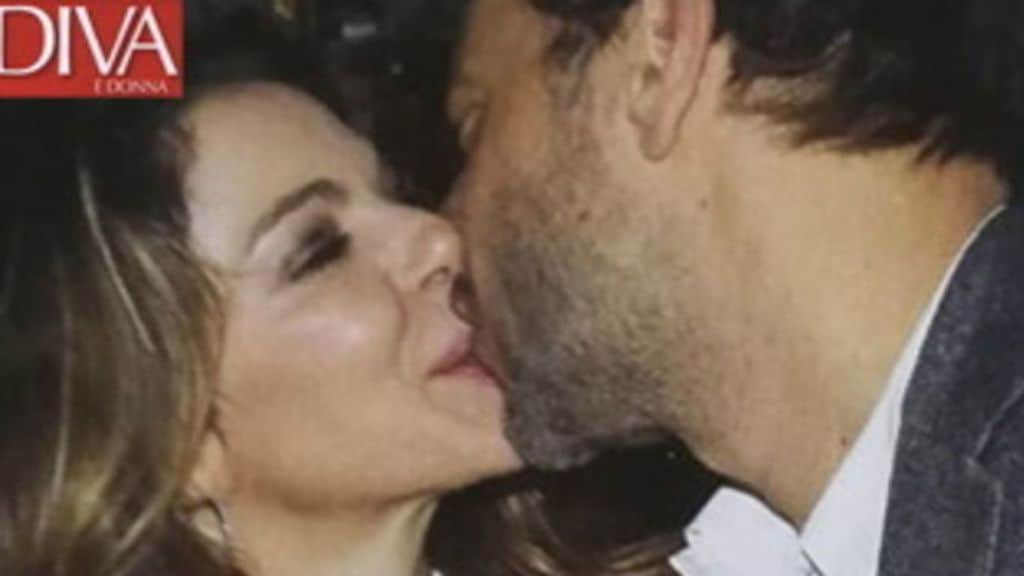 Claudia Gerini e Simon Clementi, insieme alla festa di compleanno