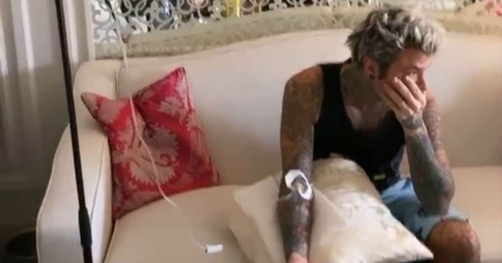fedez con la flebo