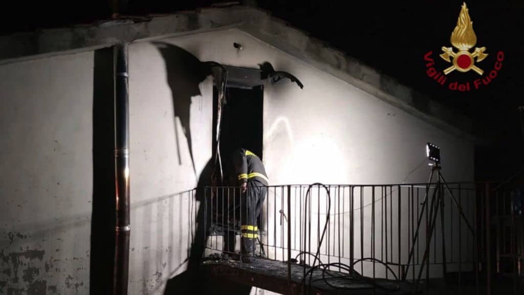 incendio in una casa a lucca vigili