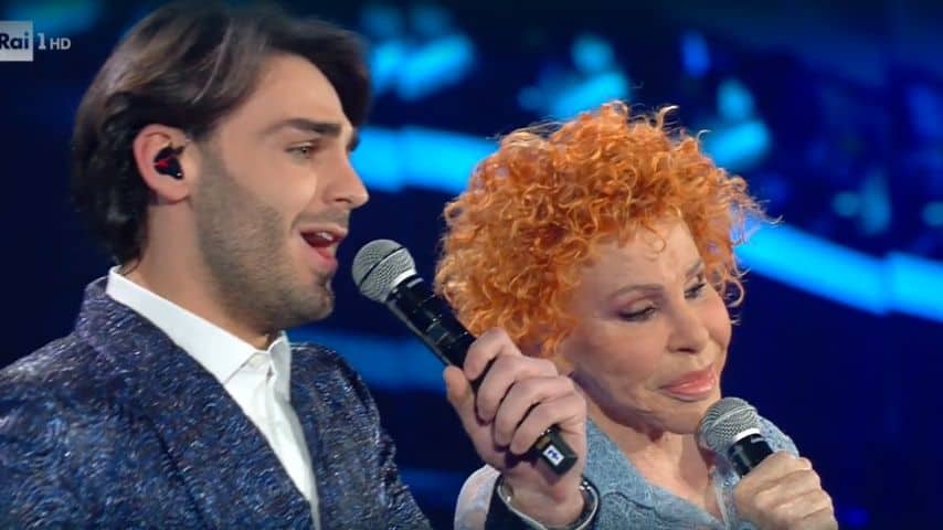 Alberto Urso e Ornella Vanoni sulle note de La voce del silenzio