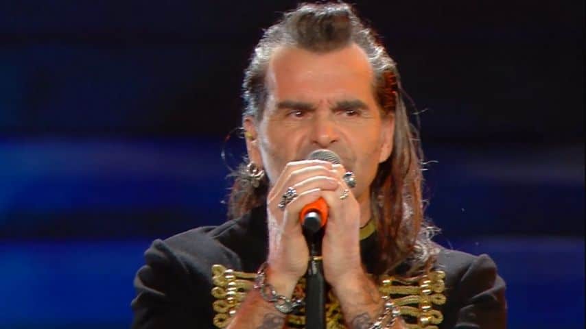 Piero Pelù canta Gigante