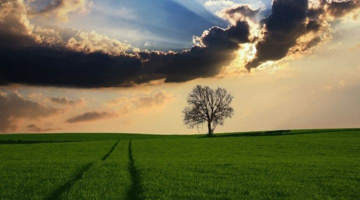 Cielo nuvoloso con sole