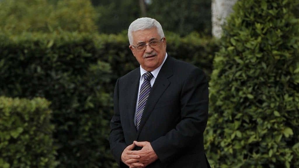 il Presidente dell’Autorità Nazionale Palestinese Abu Mazen in primo piano