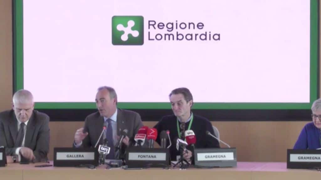 conferenza stampa in regione lombardia