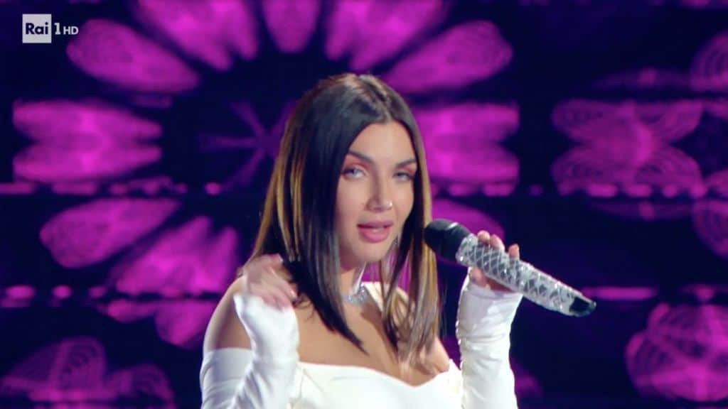 Elettra Lamborghini in un'esibizione a Sanremo