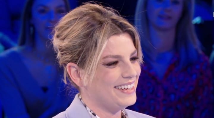 emma marrone sorridente, primo piano