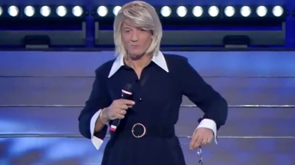 Fiorello travestito da Maria De Filippi