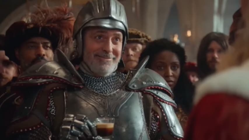 Frame dello spot Nespresso con George Clooney