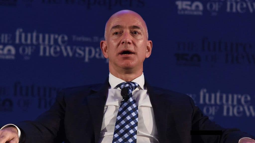 jeff bezos in primo piano