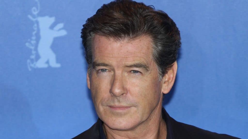 pierce brosnan in primo piano