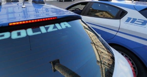 auto della polizia