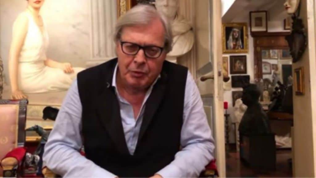 Facebook ha rimosso un video dove Vittorio Sgarbi parlava del Coronavirus perché “viola gli standard della community”. Nel video insulti al Governo e agli scienziati, che rispondono con una denuncia