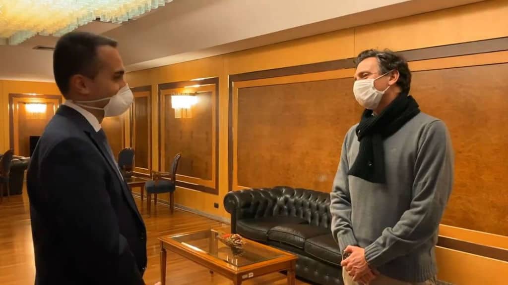 Di Maio e Gennaro Arma insieme con le mascherine sul volto