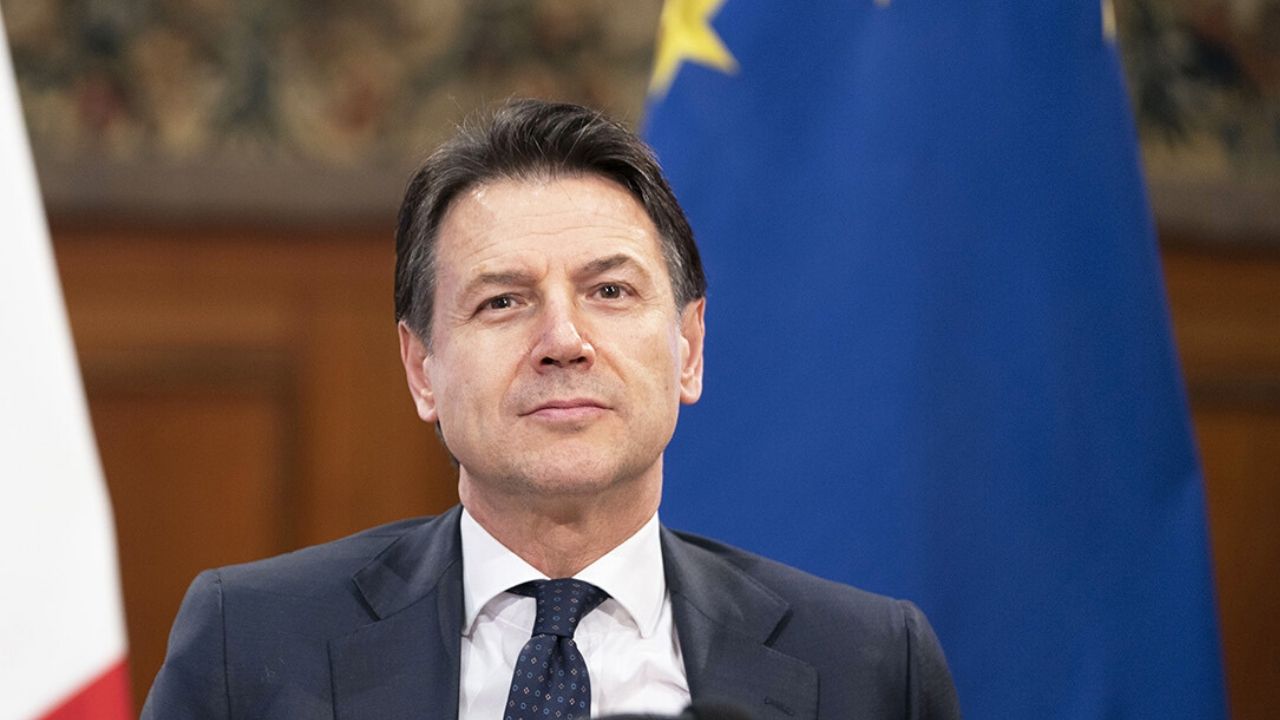 giuseppe conte in primo piano