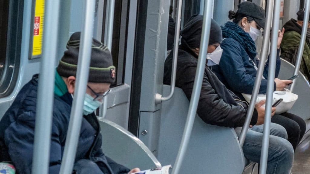 Coronavirus: mascherine obbligatorie fino al 15 agosto, ma ci sarà proroga Coronavirus: mascherine obbligatorie fino al 15 agosto, ma ci sarà proroga
