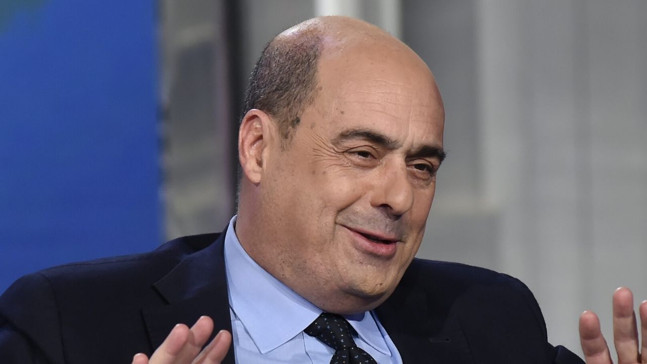 nicola zingaretti in primo piano a porta a porta