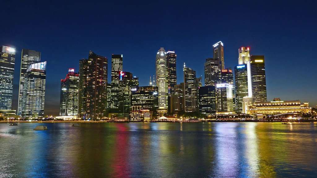 singapore, veduta della città di notte