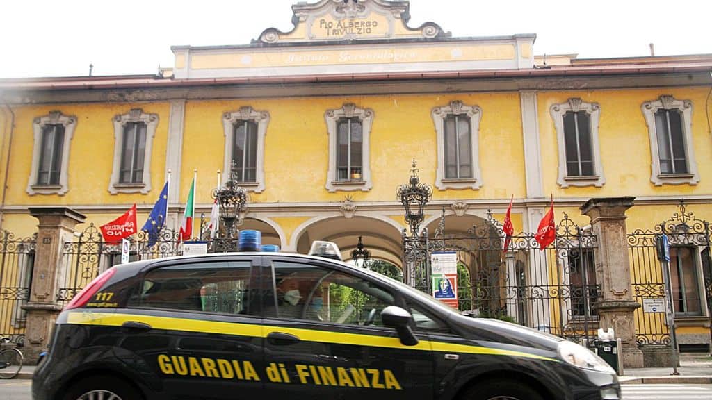 Critiche e indagini investono in pieno la Regione Lombardia e Pio Albergo Trivulzio di Milano sulla gestione dell'emergenza Coronavirus