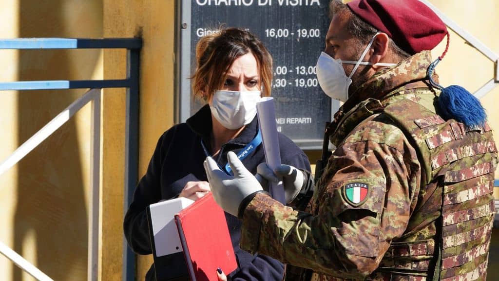 un medico per coronavirus e un militare fuori dal san raffaele