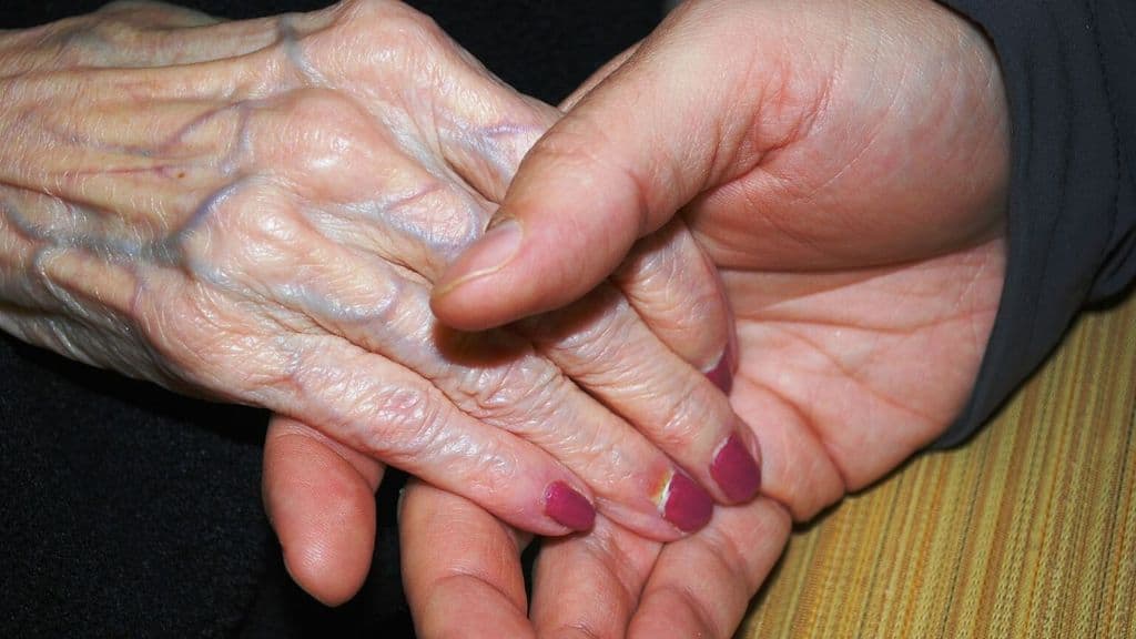 Il prossimo decreto legge prevederà anche sostegni economici alle lavoratrici domestiche: bonus per 2 milioni di colf, babysitter e badanti