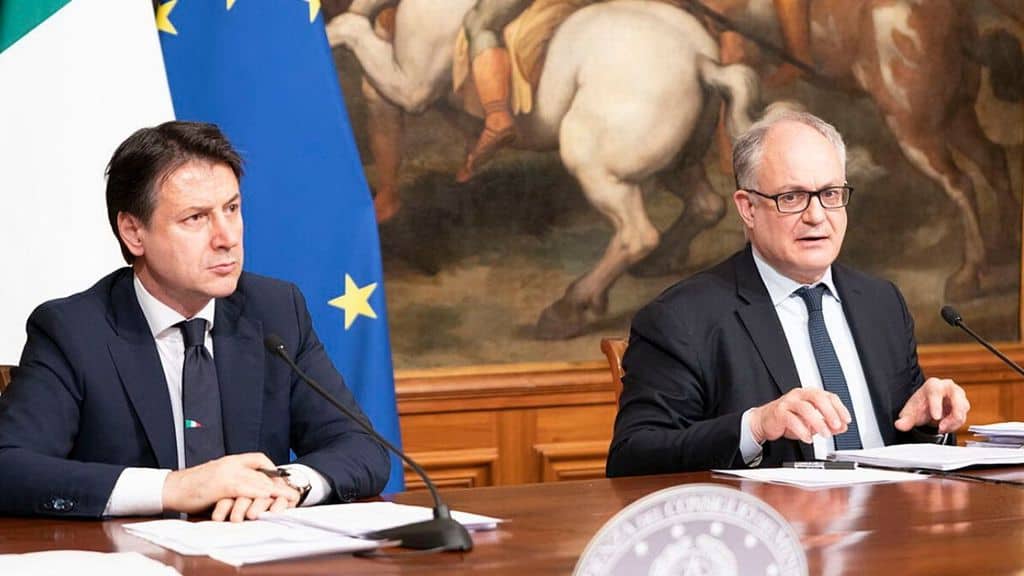gualtieri e conte in conferenza stampa